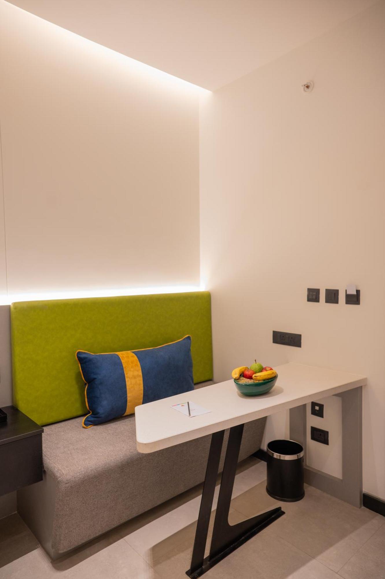 Zibe Luxe Kakinada By Grt Hotels Экстерьер фото