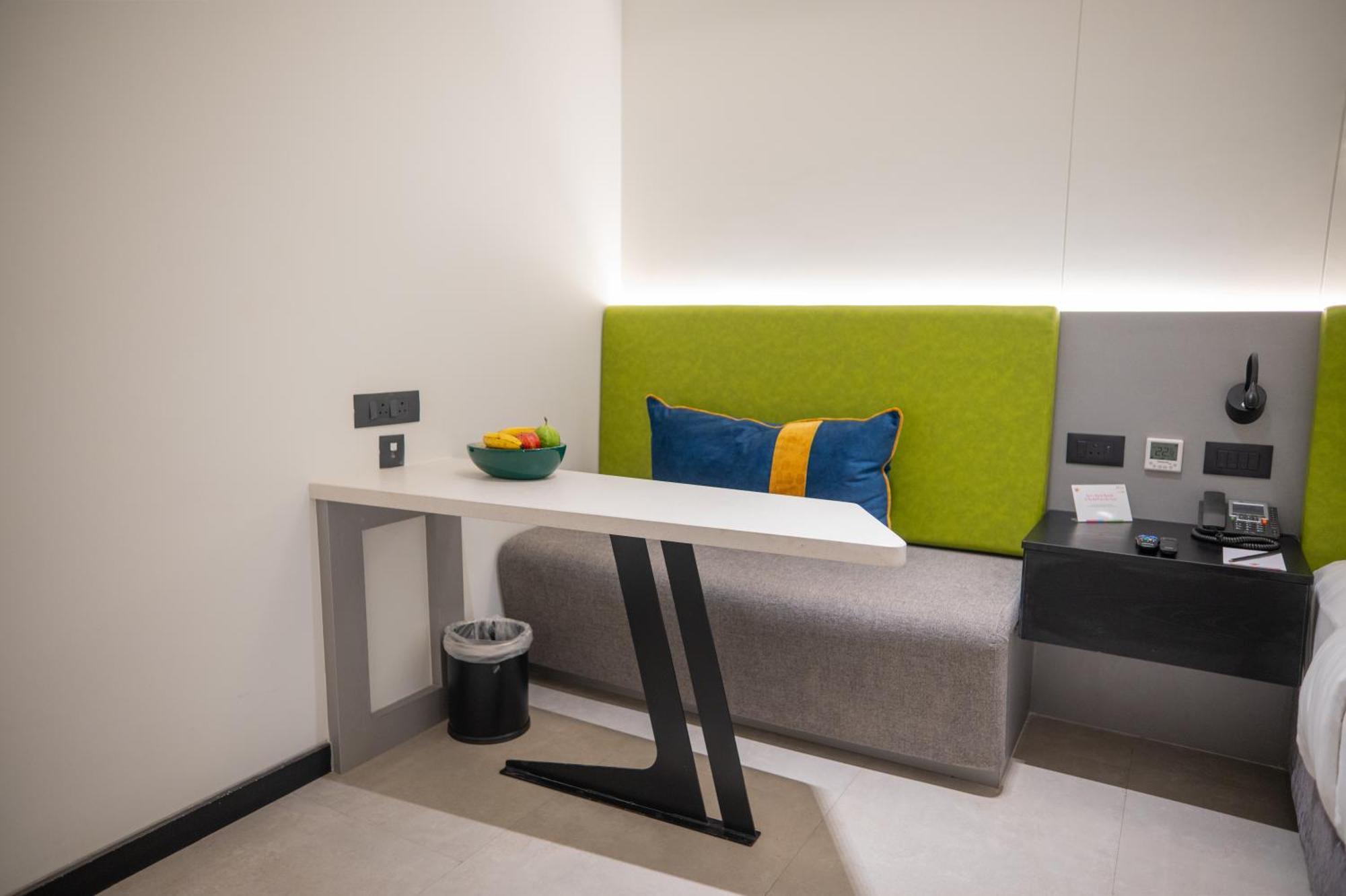 Zibe Luxe Kakinada By Grt Hotels Экстерьер фото