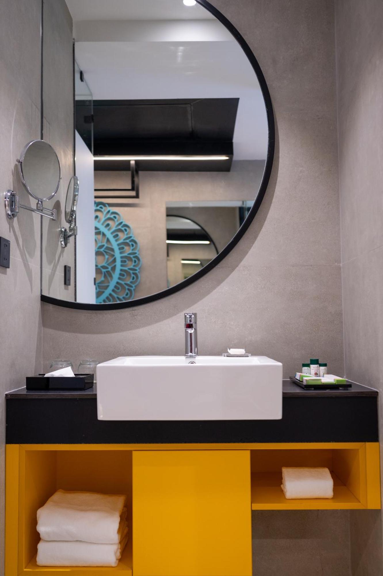 Zibe Luxe Kakinada By Grt Hotels Экстерьер фото