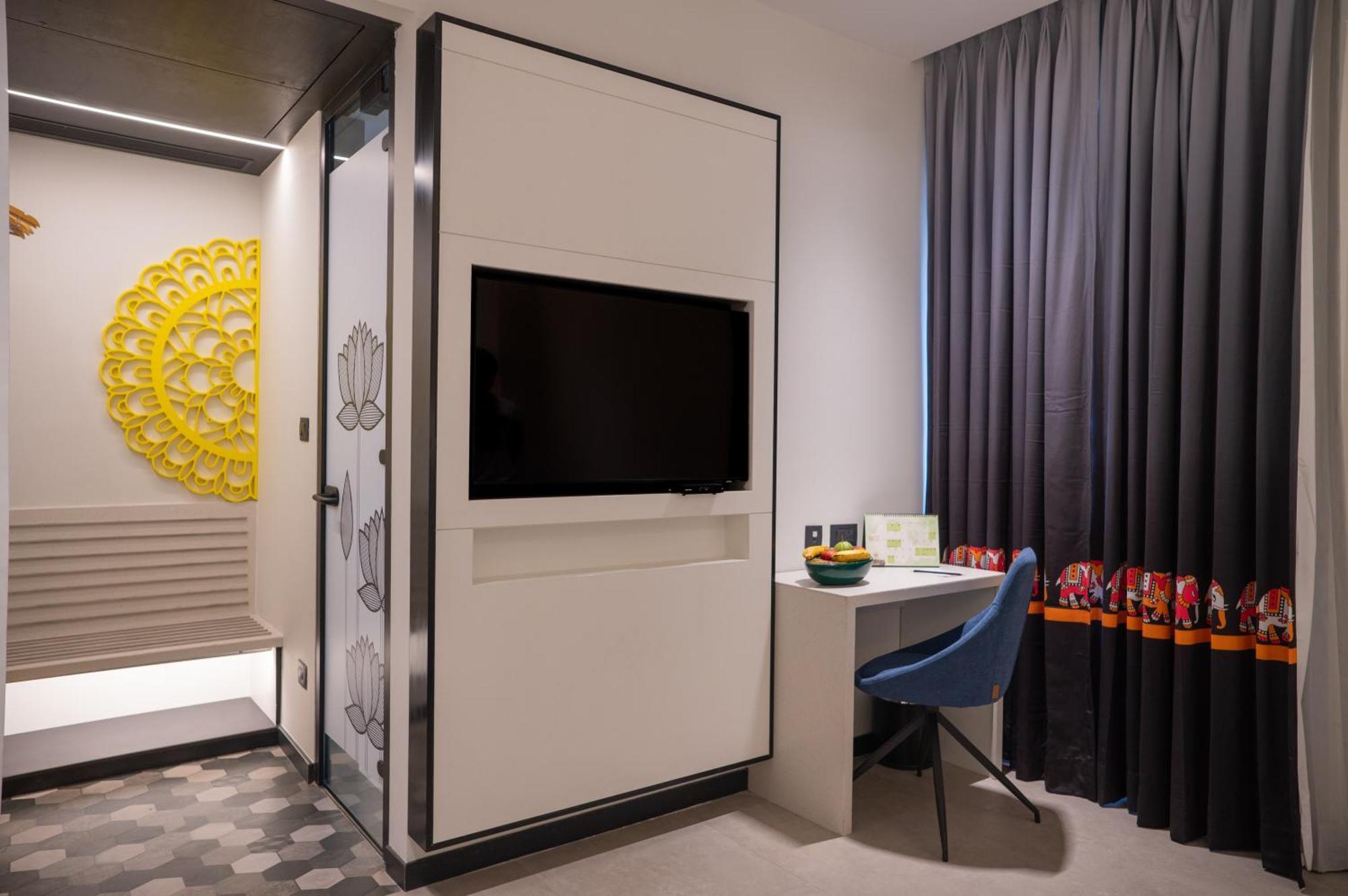 Zibe Luxe Kakinada By Grt Hotels Экстерьер фото