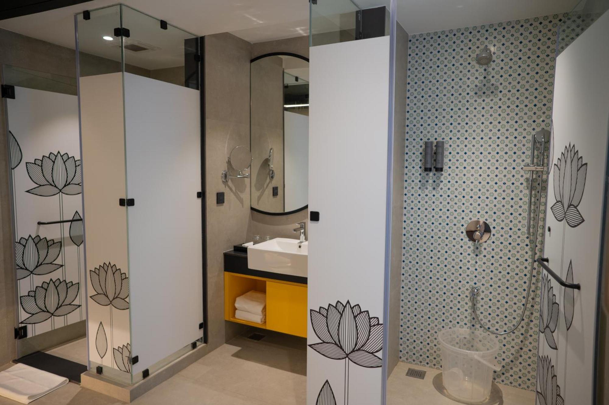 Zibe Luxe Kakinada By Grt Hotels Экстерьер фото