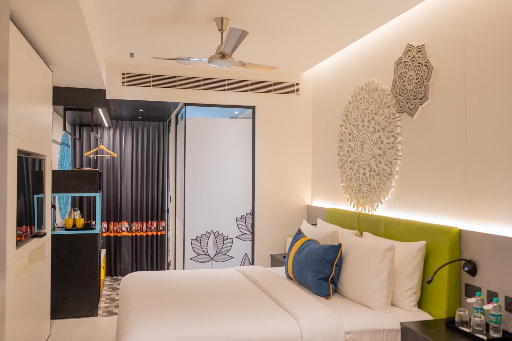 Zibe Luxe Kakinada By Grt Hotels Экстерьер фото